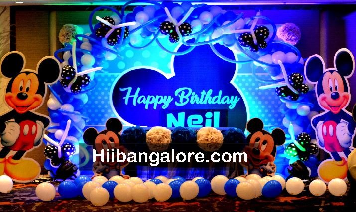 eye catching mickey mouse birthday party decoration